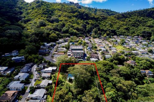 2550 Waiomao Rd, Honolulu HI 96816-3455 exterior