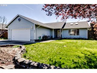 830 Monroe St, Harrisburg, OR 97446-9561
