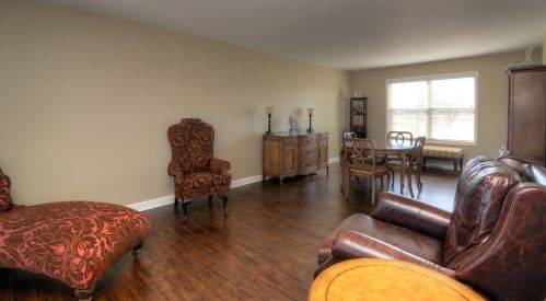 1198 Knollwood Dr, Carol Stream IL  60188-2943 exterior