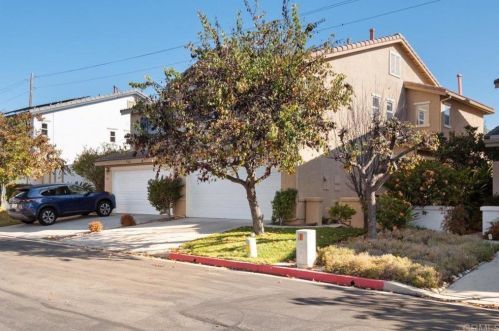 460 Dakota Way, Oceanside, CA 92056-5667