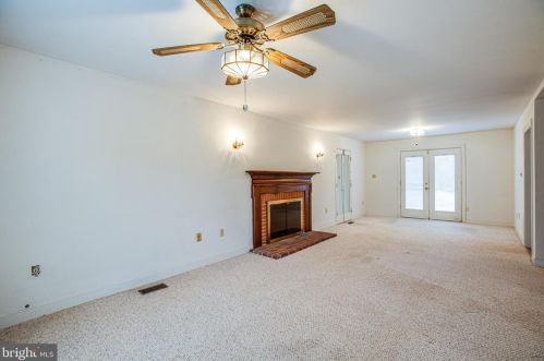 9 Walnut Grove Dr, Fredericksburg, VA 22406-5408