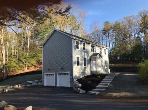 107 Chopmist Hill Rd, Glocester, RI 02814-2084