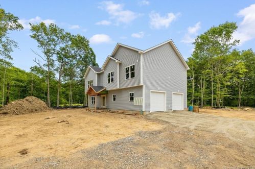 29 Straitsville Rd, Waterbury, CT 06712-1526