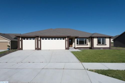 3110 Fillmore Pl, Kennewick, WA 99338-2036