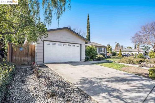 735 San Simeon Ct, Concord CA  94518-2316 exterior