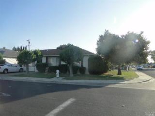 112 Cypress St, Vacaville, CA 95688-6922