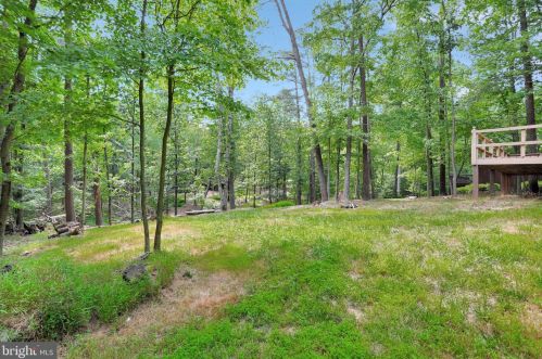 112 Algonquin Trl, Hedgesville WV  25427-5568 exterior