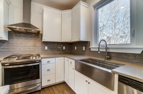 2618 Hackberry St, Cincinnati OH  45206-2122 exterior