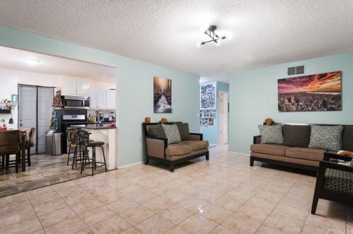 10462 Hole Ave, Riverside CA  92505-1620 exterior