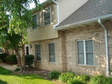 1519 Laurel Oaks Dr, Streamwood, IL 60107-3318