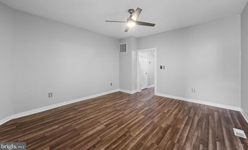 112 Lawrence St, Charles Town WV 25414-1514 exterior