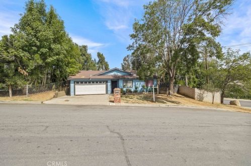 5839 Allwood St, Riverside, CA 92509-6546