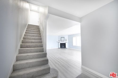 4551 Kester Ave, Van Nuys CA  91403-2516 exterior