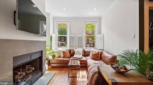 2409 Lombard St, Philadelphia PA  19146-1022 exterior