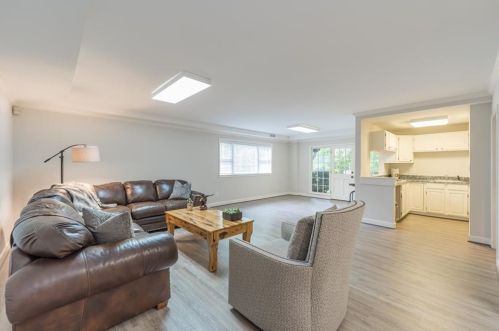 1565 Lazy River Ln, Atlanta GA  30350-3521 exterior