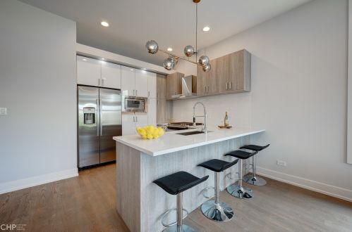 1462 Winnemac Ave, Chicago, IL 60640-2817