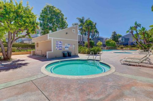 2910 Greenville St, Santa Ana CA  92704-6048 exterior