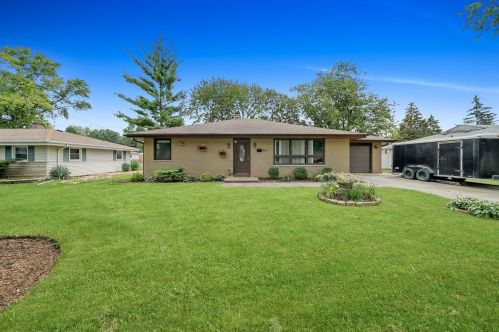 824 Gael Dr, Joliet, IL 60435-2904