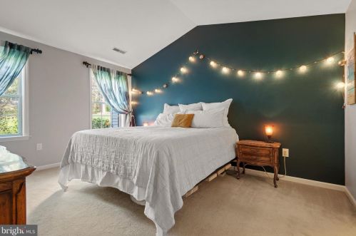 30 Mill Pond Dr, Lancaster PA  17603-7411 exterior