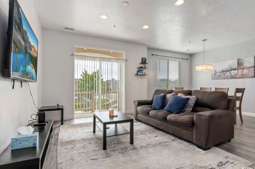 4688 Thorndale Way, Taylorsville, UT 84084-5750