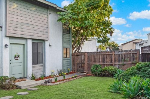 8379 Ora Belle Ln, El Cajon, CA 92021-1881