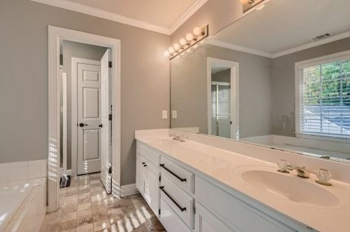 2134 Briarlake Trce, Atlanta GA  30345-3669 exterior