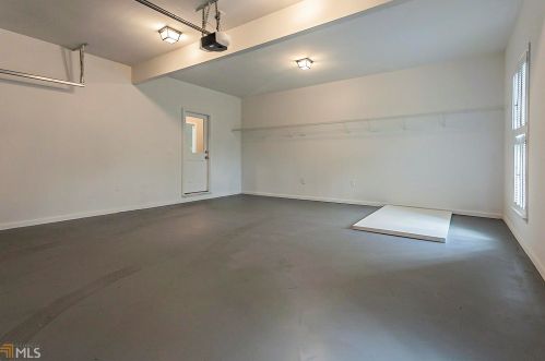 810 Mabry Rd, Atlanta GA  30328-2662 exterior