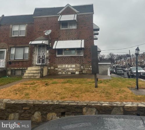 1039 Hunting Park Ave, Philadelphia, PA 19124-4826