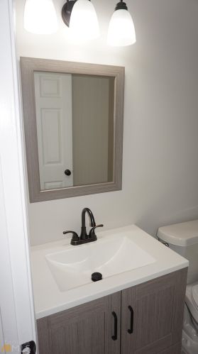 3260 Creekwood Dr, Rex GA  30273-2121 exterior