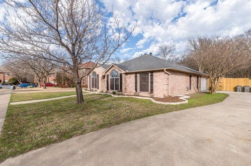 5200 Lee Hutson Ln, Garland, TX 75048-4040