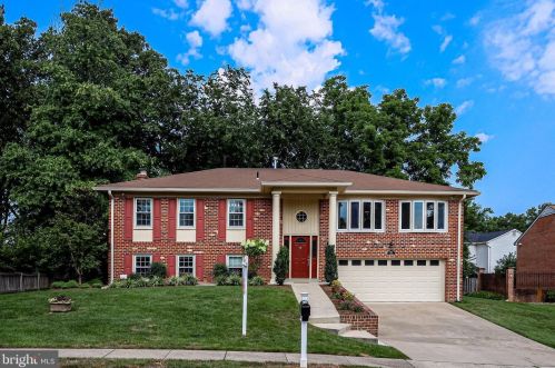 4715 38th Pl, Arlington, VA 22207-2914
