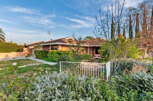 10356 Brookway Pl, Riverside, CA 92505-1518