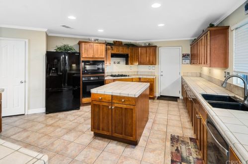 42234 Marbella St, Lancaster CA 93536 exterior