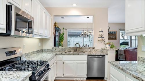 21 Salton, Irvine CA  92602-2425 exterior