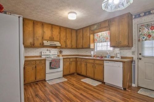 2129 Kings Mtn Dr, Conyers GA  30012-2642 exterior