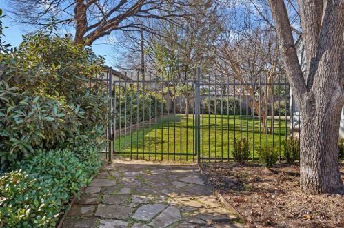 617 Bailey Ave, Fort Worth, TX 76107-1005