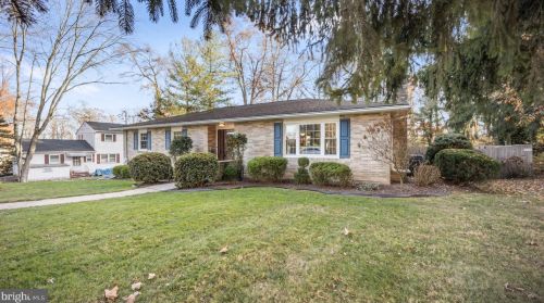 13 Rosalind Dr, Trenton NJ  08648-3245 exterior