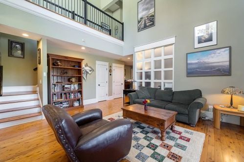 1864 Gordon Mnr, Atlanta, GA 30307-2319
