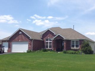 689 Calenoula St, The Ledges, IL 61073-9403