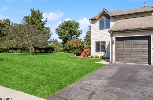 6 Plum Ct, Flemington, NJ 08822-3007