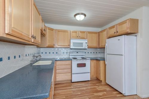 655 Clinton St, Denver, CO 80247-1571