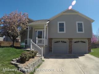 609 Cumberland Dr, Lees Summit MO  64063-1006 exterior