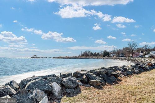 1176 Spruce Ave, Shady Side MD 20764-9562 exterior