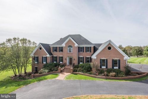 22566 Hillside Cir, Leesburg, VA 20175-6474