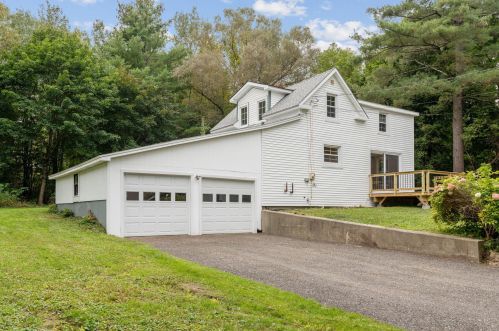 19 Victor St, Lewiston, ME 04240-3718