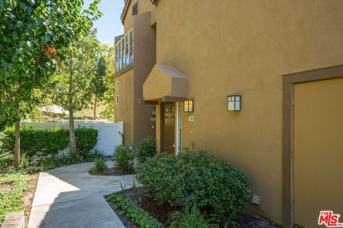 1360 Country Glen Way, Anaheim, CA 92808-2630