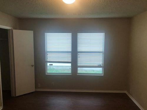 7528 Amber Dr, Dallas TX  75241-4556 exterior