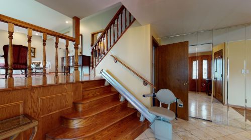 7844 Church St, Morton Grove, IL 60053-1626