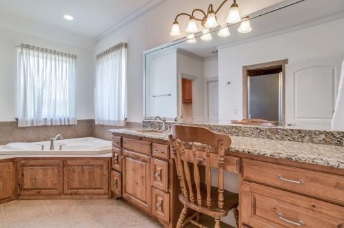 2613 Whispering Oaks Cv, Cedar Hill TX 75104-4556 exterior