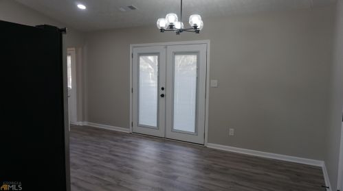 3260 Creekwood Dr, Rex GA  30273-2121 exterior